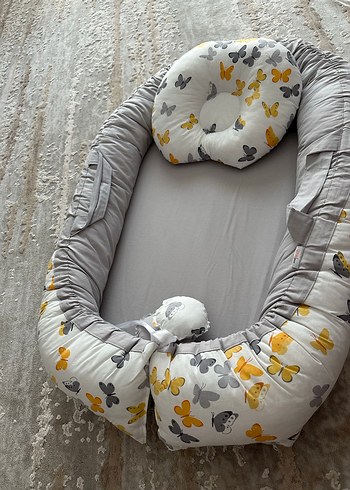 Gri Kelebek Desenli Bebek Uyku Yatağı - Görsel 2