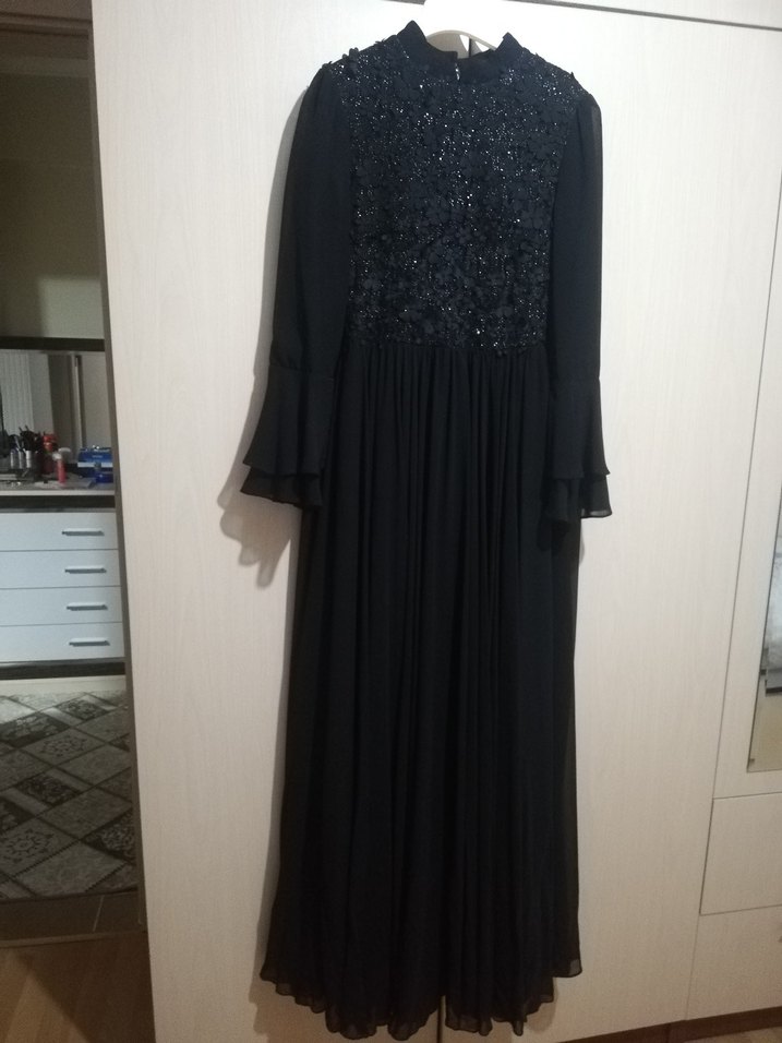 Uzun Siyah Gotik Kadın Abiye Elbise - Görsel 3