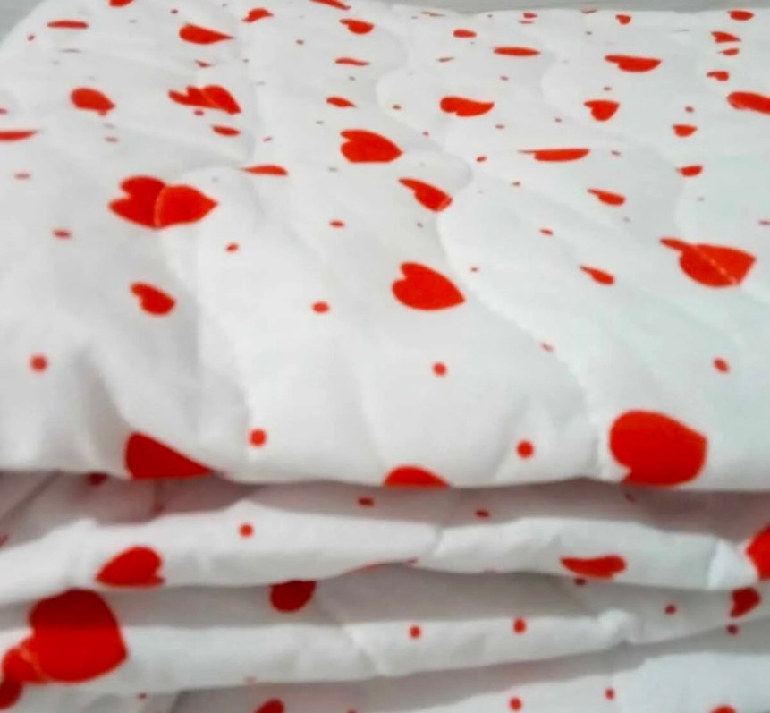 Kırmızı Kalp Desenli Beyaz Pike - Görsel 2