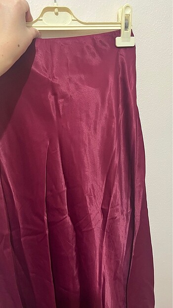 Bordo saten etek