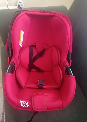 Babyplus kırmızı puset araçlarda ilk 6 aya kadar oto koltuğu ola