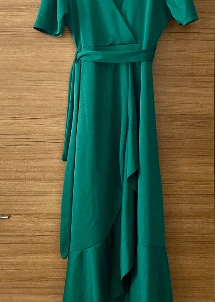 Yeşil elbise - Görsel 3