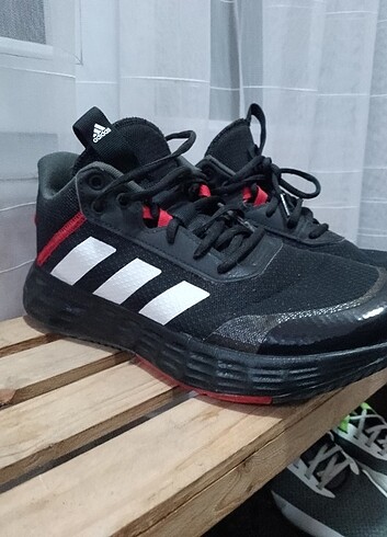 Adidas own the game 2.0 41 numara