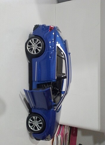  Beden Renk Bburago Audi sq8 1/32