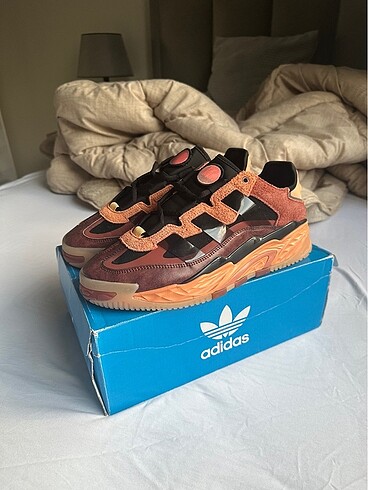 Adidas niteball