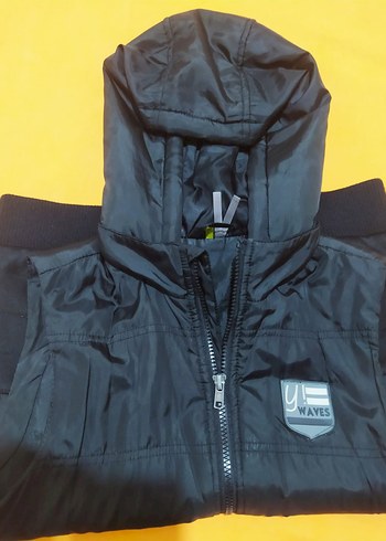 Lc Waikiki Erkek Siyah Kapüşonlu Fermuarlı Yelek - Görsel 2