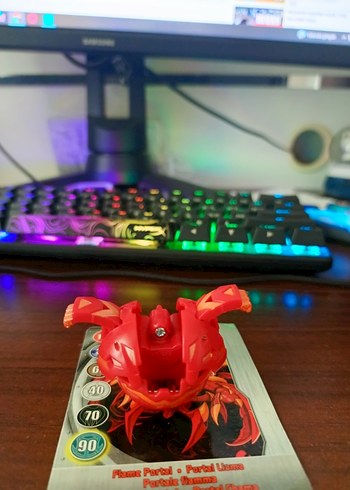  Beden Renk Bakugan Pyrus Robotallian