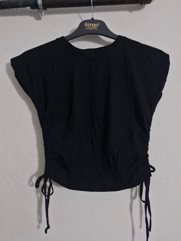 siyah kadın yandan bağlamalı tişört crop - Görsel 3