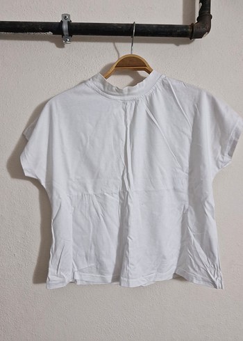 Beyaz Kısa Kollu Yüksek Yakalı Kadın Gömlek - Görsel 3