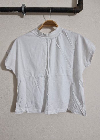 Beyaz Kısa Kollu Yüksek Yakalı Kadın Gömlek - Görsel 4