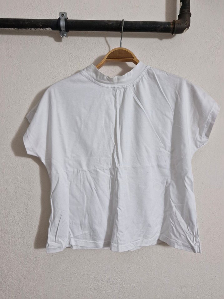 Beyaz Kısa Kollu Yüksek Yakalı Kadın Gömlek - Görsel 3