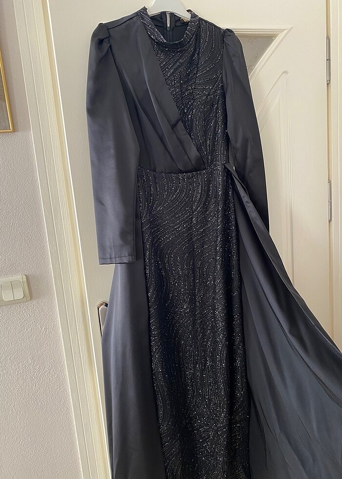 Siyak kuyruklu tesettür abiye - Görsel 3