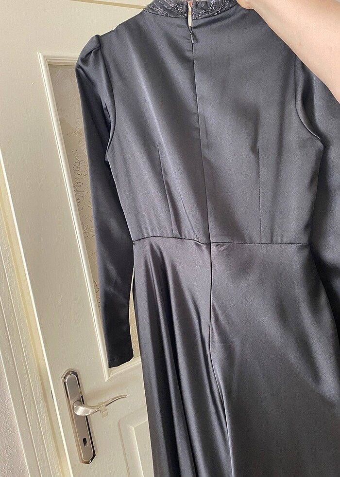 Siyak kuyruklu tesettür abiye - Görsel 4