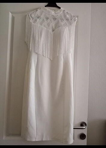 38 Beden Beyaz midi boy elbise