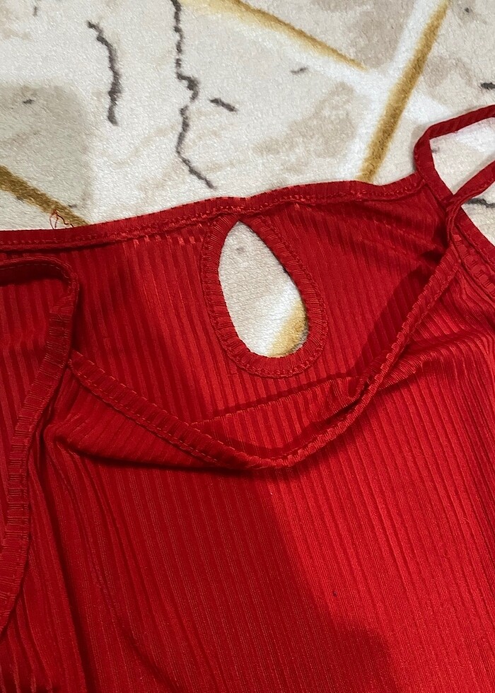 kırmızı tulum - Görsel 3