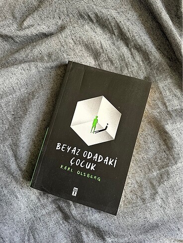 Beyaz Odadaki Çocuk