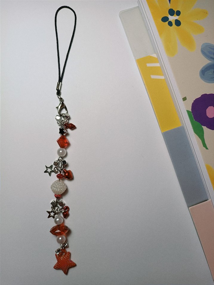 Kırmızı Konsept Telefon Charmı - Görsel 2