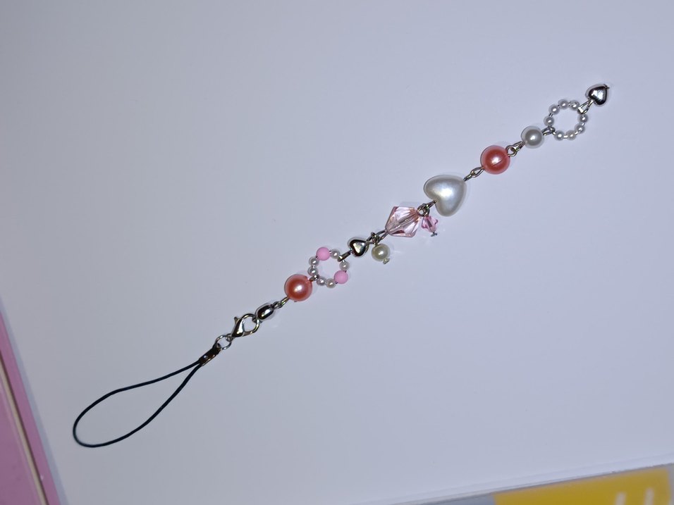 Pembe-Kalp Konsept Telefon Charmı - Görsel 4