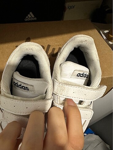 23 Beden beyaz Renk adidas çocuk ayakkabısı