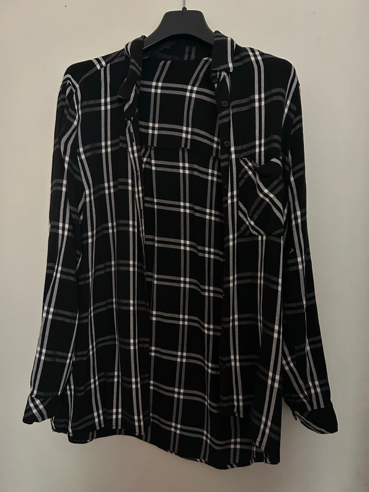 Düğmeli Siyah Ekose Kadın Gömlek - Görsel 2