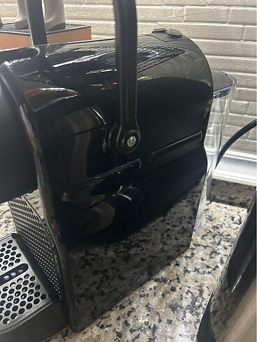  Beden Nespresso D40 inissia kahve makinesi