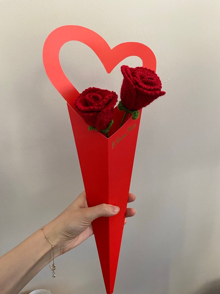 Kırmızı Kalp Kutuda kırmızı güller - Görsel 2