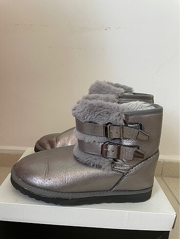 Tüylü Ugg