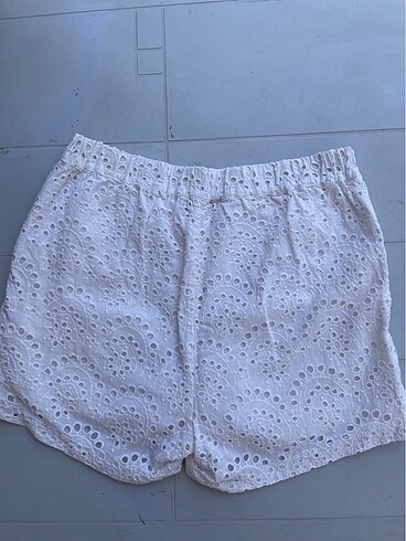 LC Waikiki Beyaz dantel şort