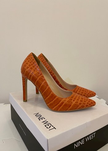 Nine West Turuncu Yılan Desenli Stiletto - Görsel 2