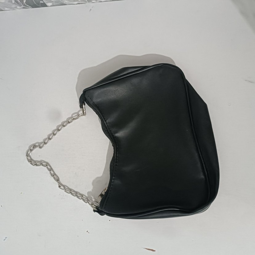Zincir Detaylı Siyah Deri Kadın Çanta - Görsel 2