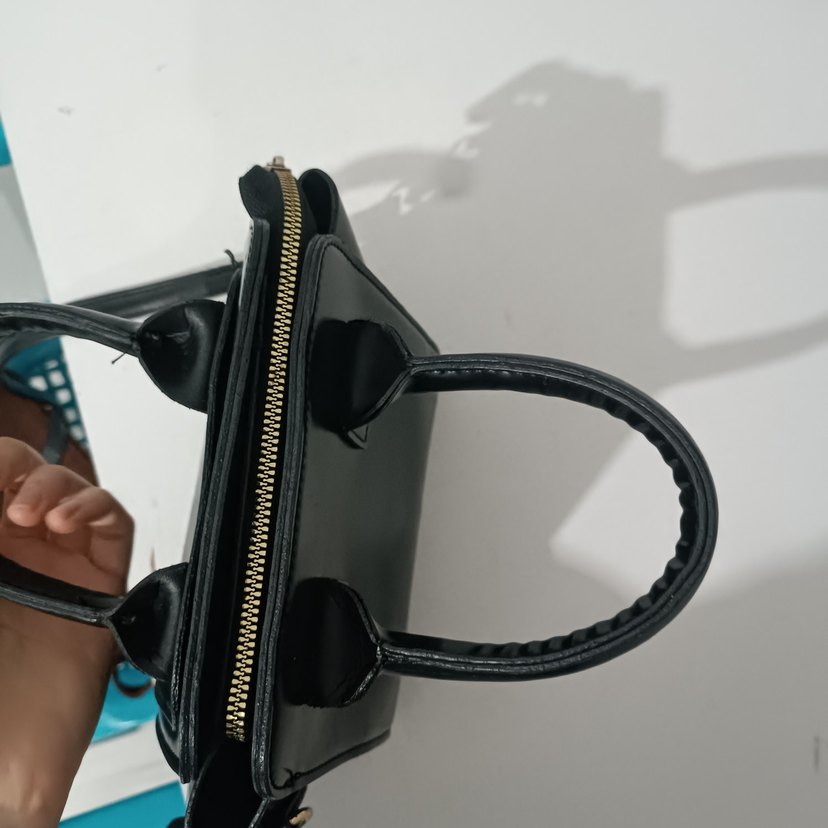 Siyah Deri Minimalist Tokalı Kadın Çanta - Görsel 3