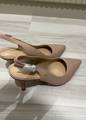 Bej Stiletto Topuklu Klasik Kadın Ayakkabı