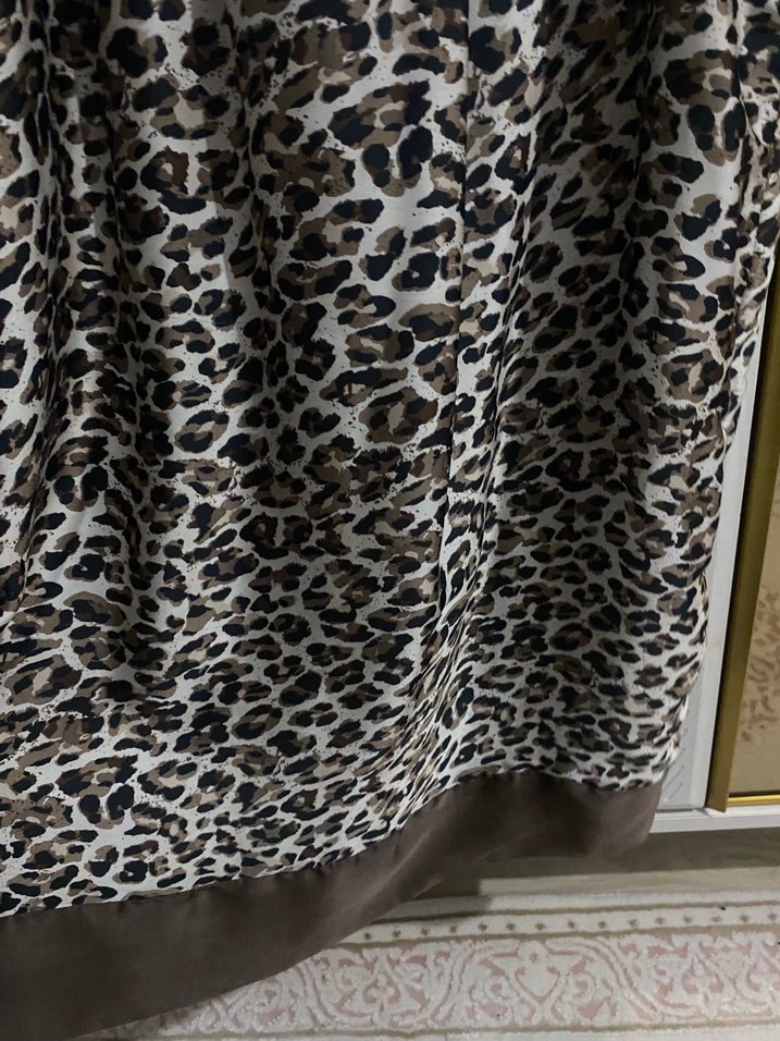 Zincir Detaylı Leopar Desenli Uzun Elbise - Görsel 3