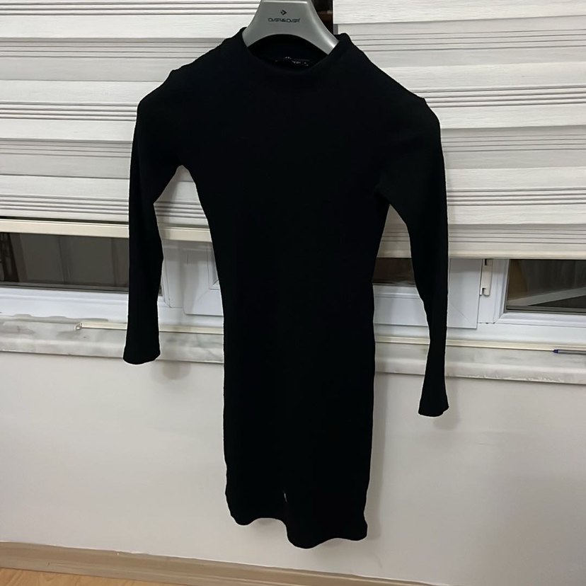 Siyah Uzun Kollu Yüksek Yakalı Kadın Kazak - Görsel 2