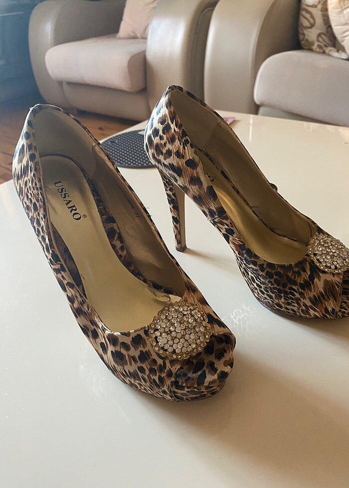 Bir ayakkabı butiğinden alınmıştır - Görsel 3