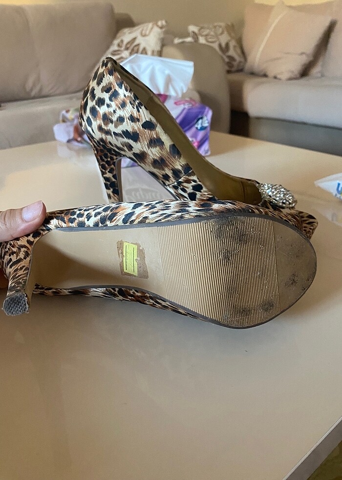 Bir ayakkabı butiğinden alınmıştır - Görsel 5