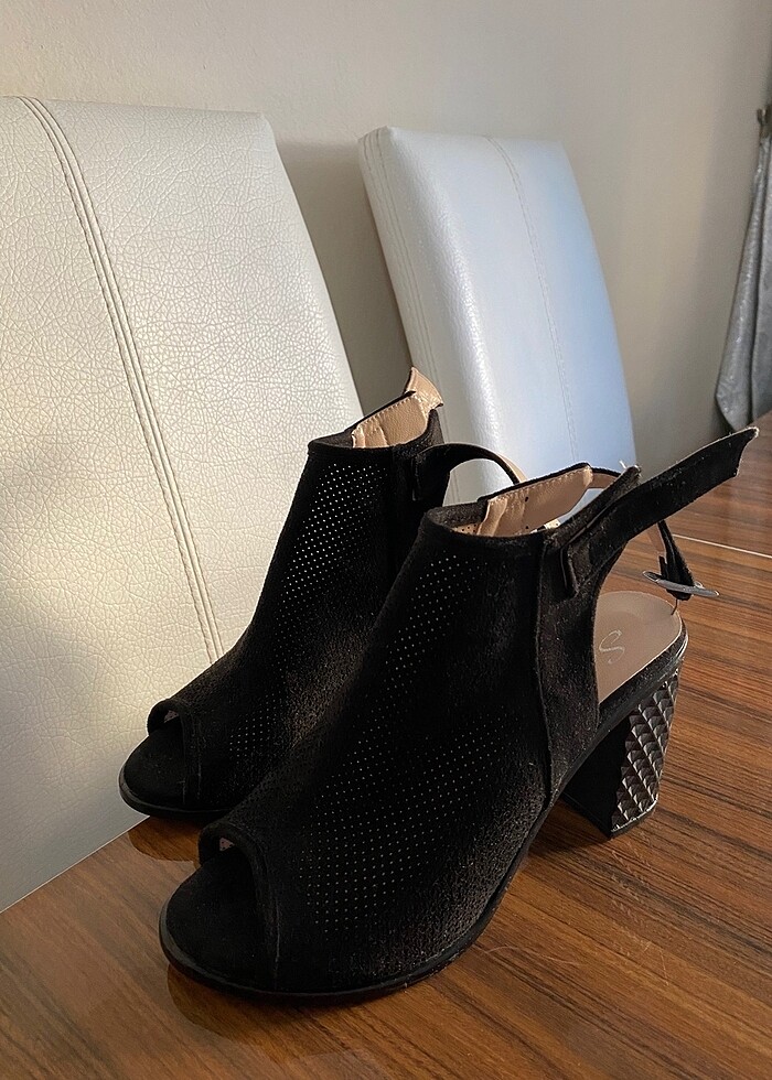 Topuklu ayakkabı - Görsel 3