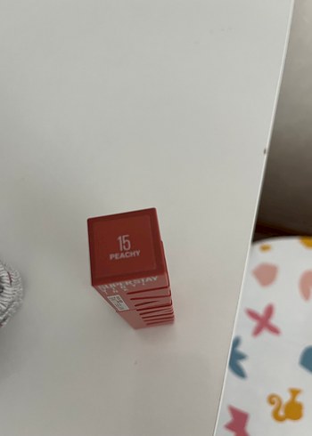 Beden kırmızı Renk Maybelline Superstay 15 numara Ruj