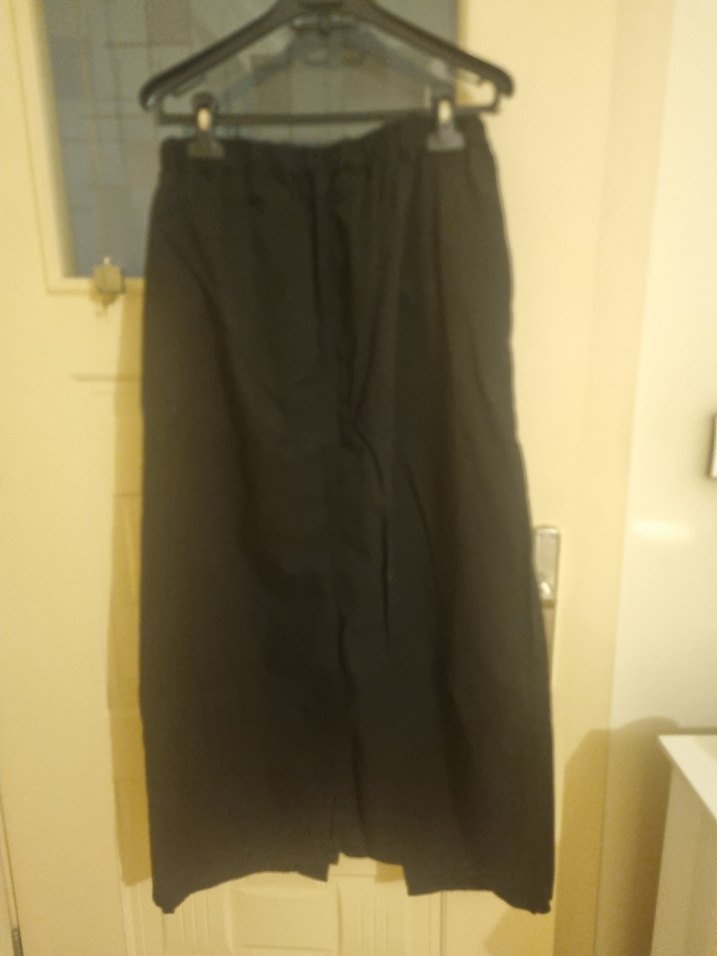 siyah yırtmaçlı uzun etek - Görsel 4