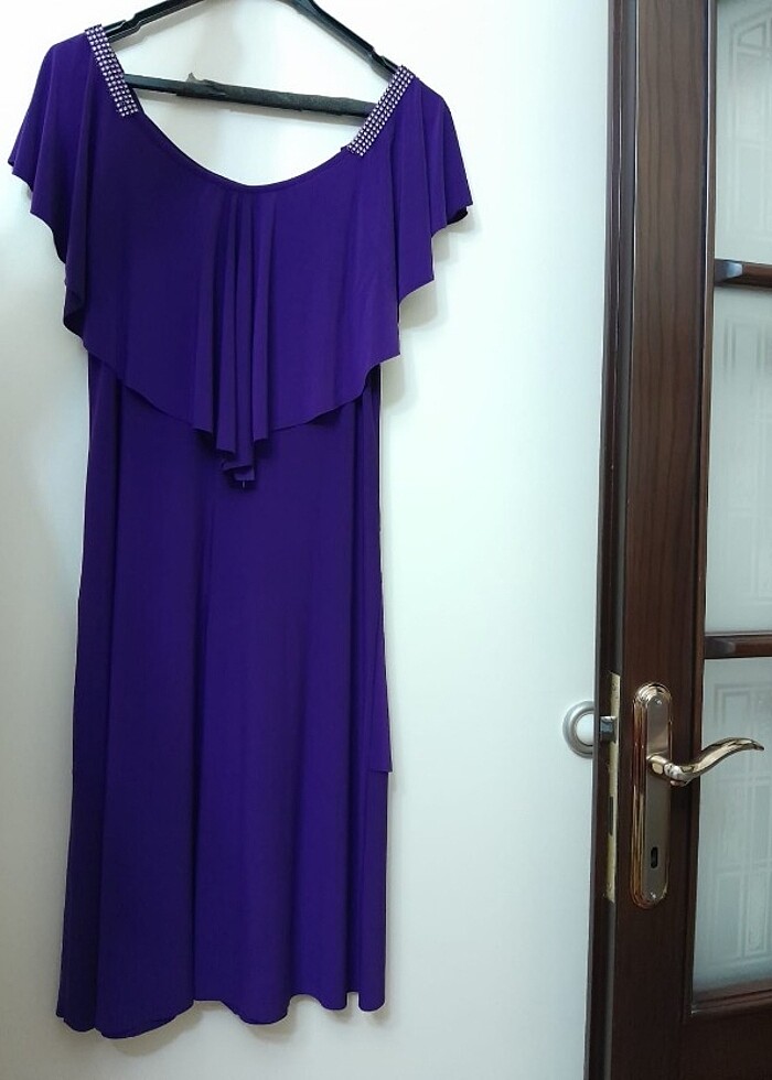Koyu mor renk kısa abiye elbise - Görsel 4