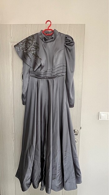 Trendyol & Milla Abiye tesettürlü elbise