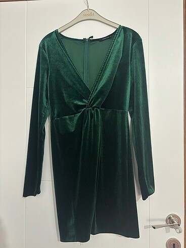 Yeşil Kadife Elbise
