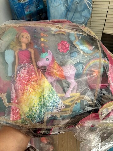 Barbie Barbie- Dreamtopia Unicorn ve Gökkuşağı Barbie Bebek Oyun Seti