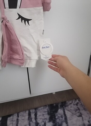 Diğer 9-12 m bebek tulumu yeni aldim hic giyilmedi