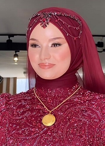 Gelin aksesuarı gelin tacı ve küpesi