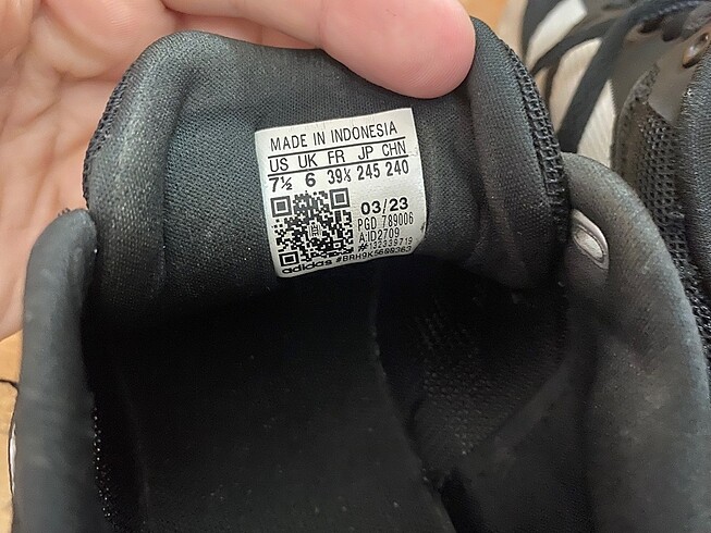 40 Beden siyah Renk Adidas ayakkabı