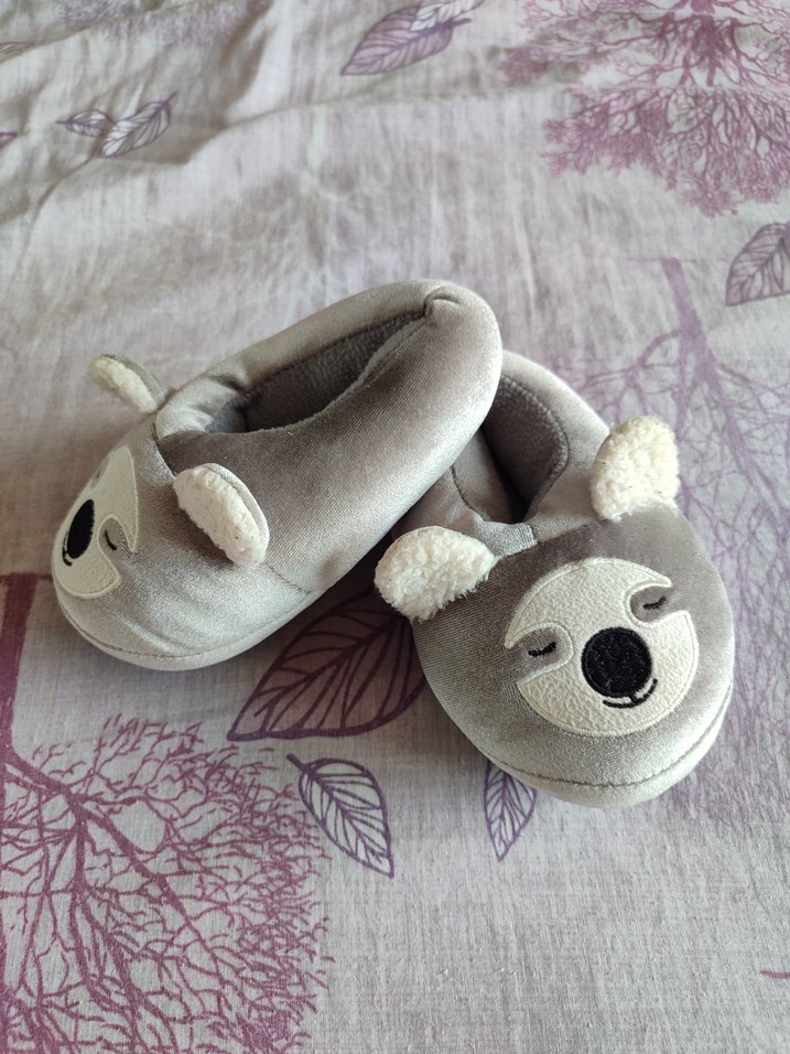 Gri  Çocuk Kürklü Sıcak Ev Terliği - Görsel 2