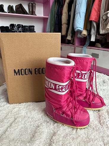 Çok temiz durumda Moon boot