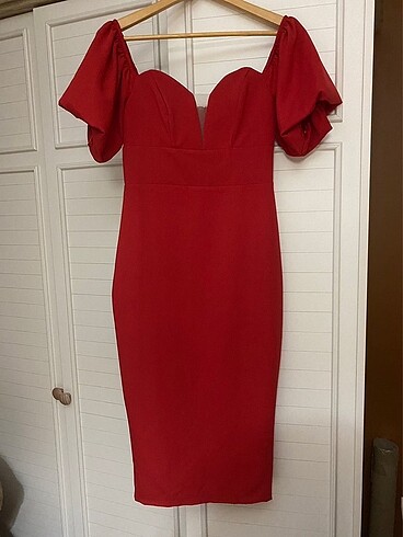 Trendyol kırmızı puf kollu elbise