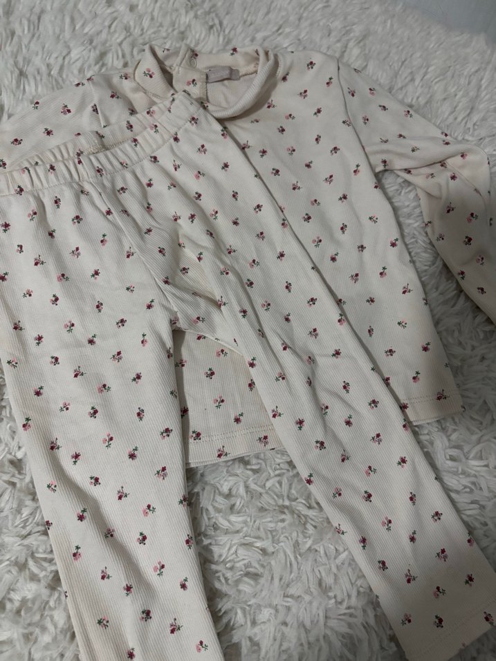 Cossiope uzun  Kollu Beyaz çiçekli Bebek Kız Takımı - Görsel 3